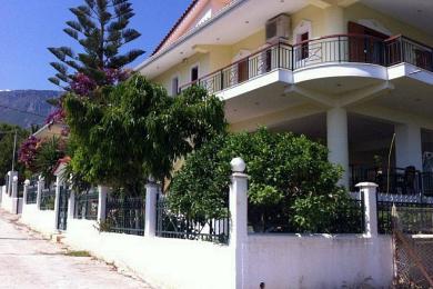 Δερβενι Αχαιας, μονοκατοικια, 200τμ, με οικοπεδο 500τμ του 2000