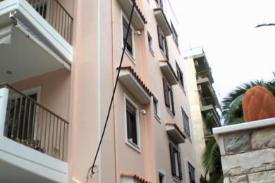 Αλιμος,, ρετιρε , με χρηση ταρατσας, τιμη 350.000 €